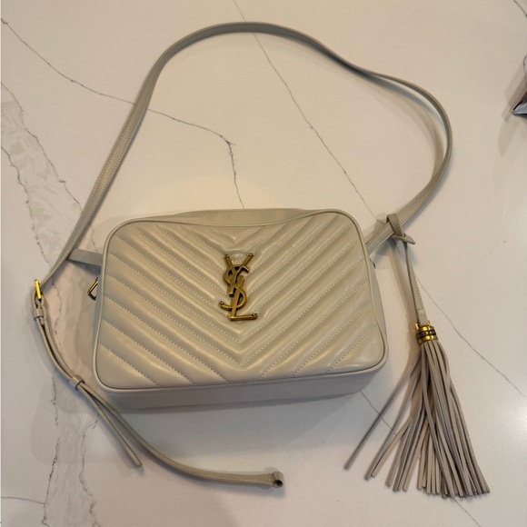 YSL classic leather camera bag in the color bone. - Picture 14 of 15